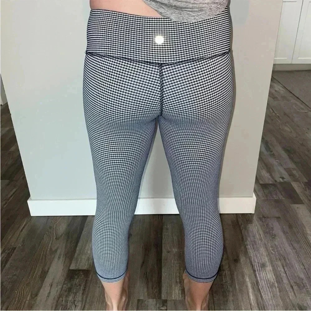 Lululemon Crops - Picture 3 of 7